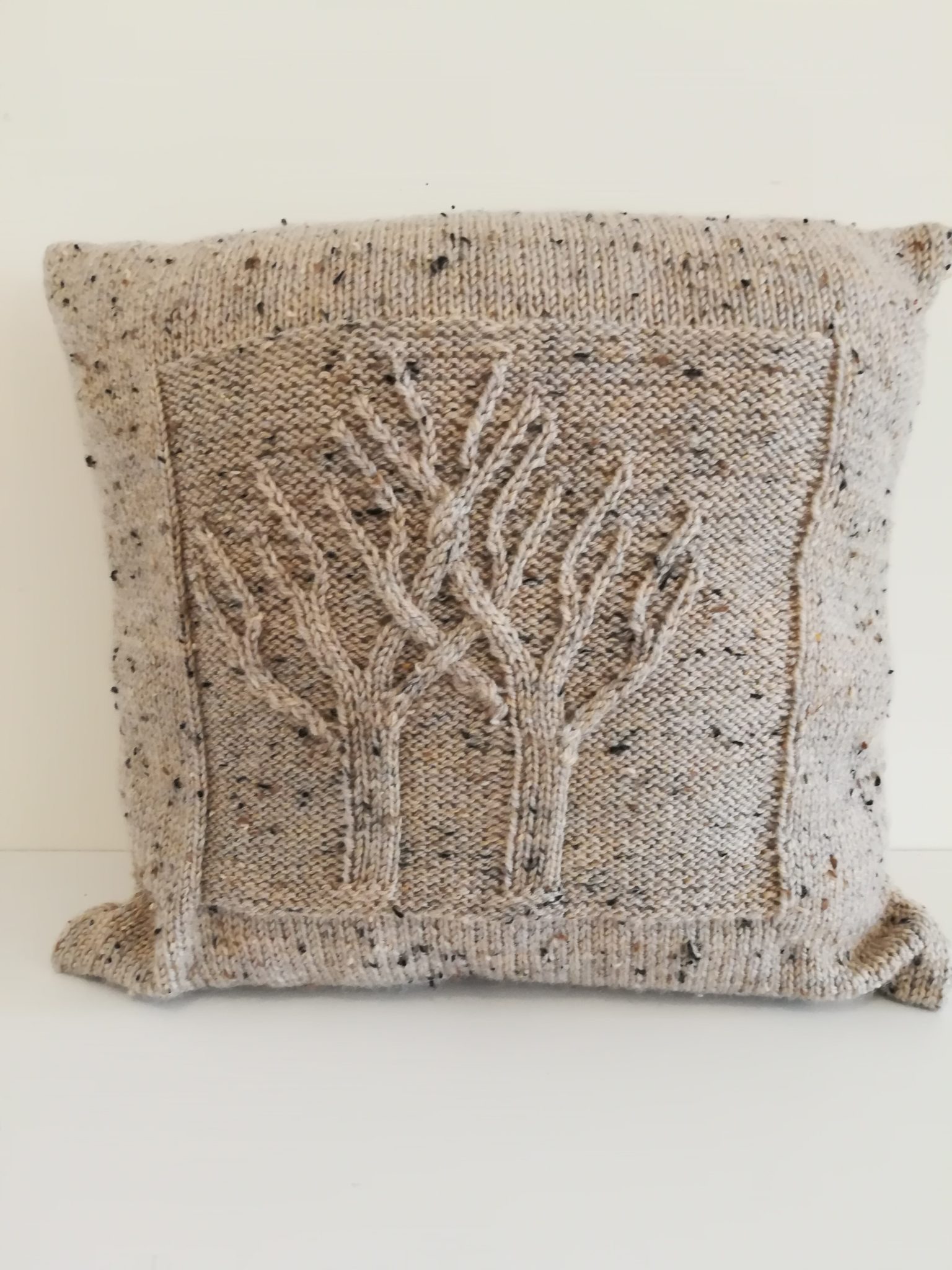 Tree of Life pillow – new overlay crochet pattern